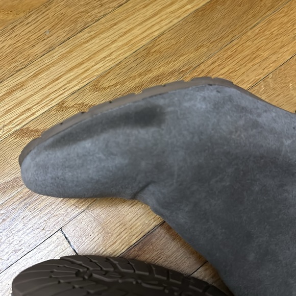 Khaki suede booties with ankle fringe - Picture 5 of 6